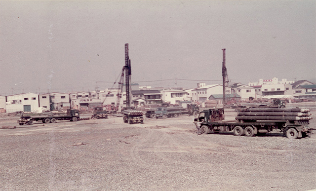 中鳥飼倉庫建設現場