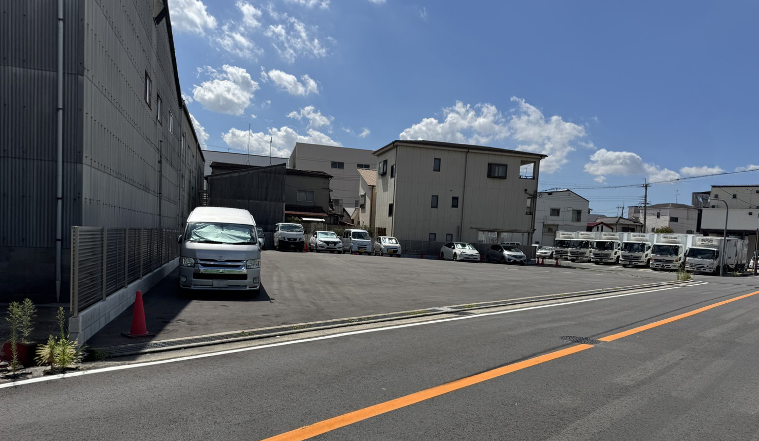 4号駐車場:中鳥飼倉庫